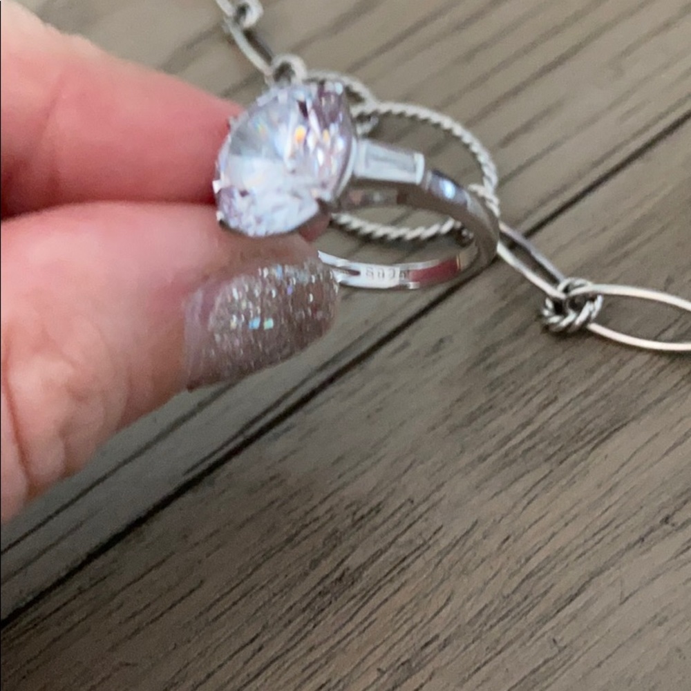 Size 5 ring - Picture 6 of 11